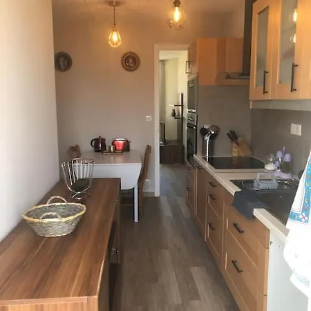 Laurier Blanc Apartment