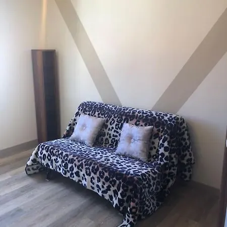 Laurier Blanc Apartment