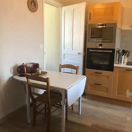 Laurier Blanc Apartment *