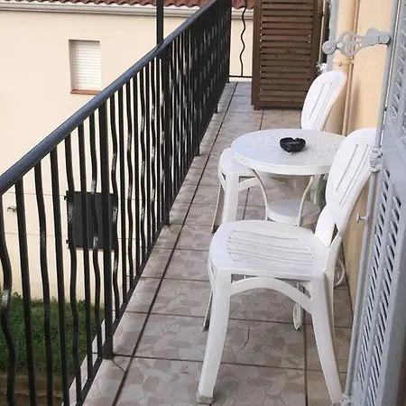 Laurier Blanc Apartment *