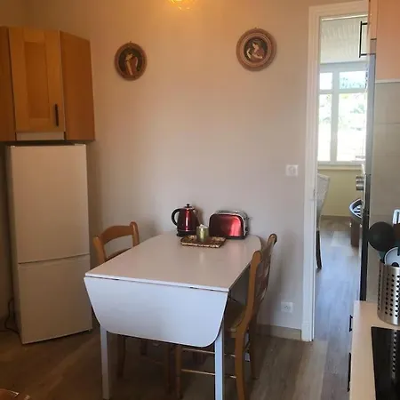 Laurier Blanc Apartment